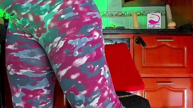 Snapshot of LaureenHills chatting on January 15, 2025, 8:41 am LaureenHills online show from January 15, 2025, 8:41 am