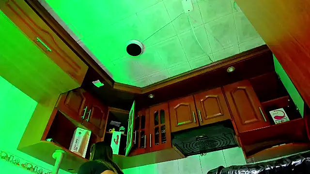 Snapshot of LaureenHills chatting on January 31, 2025, 3:41 am LaureenHills online show from January 31, 2025, 3:41 am