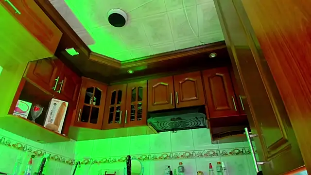 Snapshot of LaureenHills chatting on March 15, 2025, 6:25 am LaureenHills online show from March 15, 2025, 6:25 am