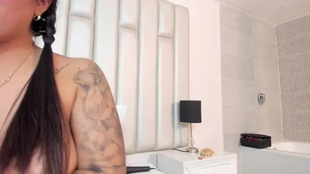 Snapshot of samantaramoos chatting on February 19, 2025, 3:28 am samantaramoos online show from February 19, 2025, 3:28 am