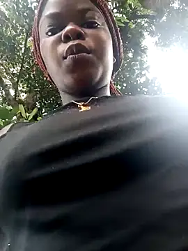 Snapshot of Sarie_sho chatting on March 13, 2025, 5:33 am Sarie sho online show from March 13, 2025, 5:33 am