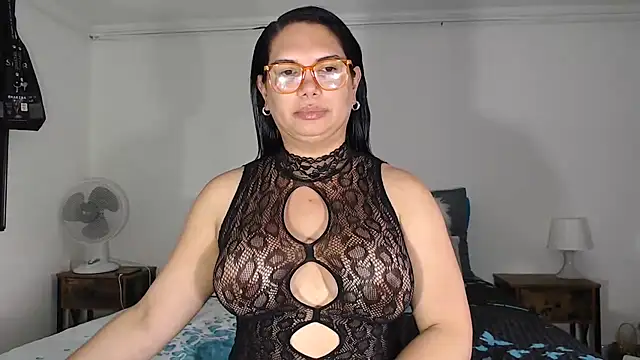 flowerdirtty online show from June 19, 2026, 8:56 pm