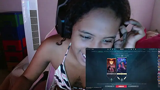 Snapshot of TiffanyRoouse chatting on February 9, 2025, 10:11 pm TiffanyRoouse online show from February 9, 2025, 10:11 pm