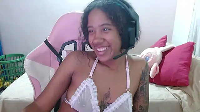 Snapshot of TiffanyRoouse chatting on March 18, 2025, 3:09 am TiffanyRoouse online show from March 18, 2025, 3:09 am