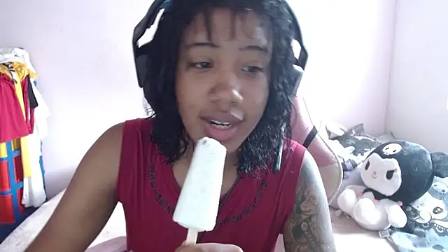 Snapshot of TiffanyRoouse chatting on October 4, 2025, 7:23 pm TiffanyRoouse online show from October 4, 2025, 7:23 pm