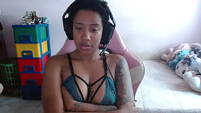 Snapshot of TiffanyRoouse chatting on November 11, 2025, 8:20 pm TiffanyRoouse online show from November 11, 2025, 8:20 pm