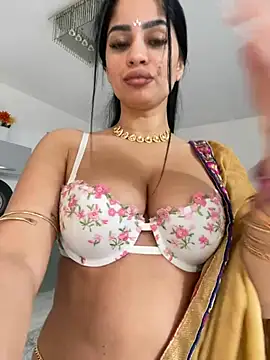 Snapshot of _adelle chatting on February 22, 2025, 11:13 am adelle online show from February 22, 2025, 11:13 am