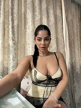 Snapshot of _adelle chatting on February 27, 2025, 12:13 pm adelle online show from February 27, 2025, 12:13 pm