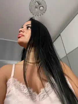Snapshot of _adelle chatting on June 21, 2026, 5:21 am adelle online show from June 21, 2026, 5:21 am