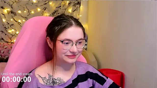 Snapshot of me__hanna chatting on January 21, 2025, 1:39 am me hanna online show from January 21, 2025, 1:39 am