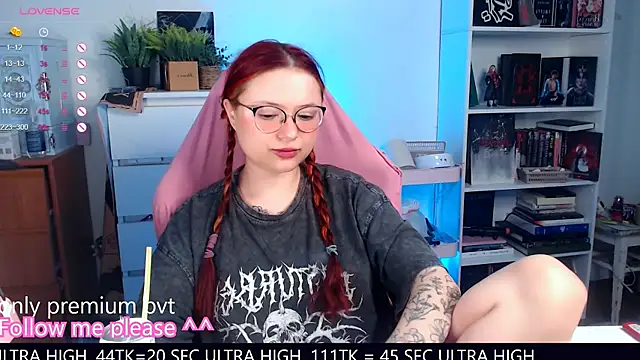 Snapshot of me__hanna chatting on November 10, 2025, 10:31 pm me hanna online show from November 10, 2025, 10:31 pm