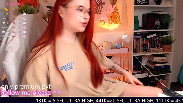 Snapshot of me__hanna chatting on November 26, 2025, 10:44 pm me hanna online show from November 26, 2025, 10:44 pm