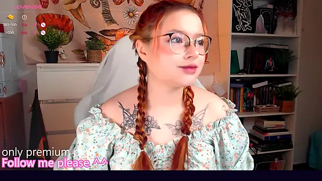 Snapshot of me__hanna chatting on November 28, 2025, 1:08 am me hanna online show from November 28, 2025, 1:08 am