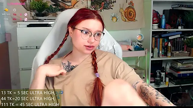 Snapshot of me__hanna chatting on December 16, 2025, 1:32 am me hanna online show from December 16, 2025, 1:32 am