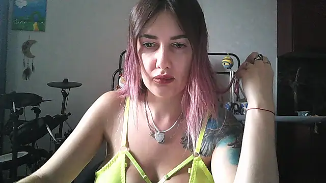 Snapshot of BlueXOwl chatting on September 11, 2025, 1:22 pm BlueXOwl online show from September 11, 2025, 1:22 pm