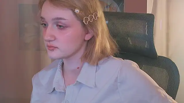 ELLIEJAY online show from February 8, 2026, 5:33 am