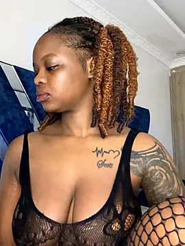 SexxyLunar online show from December 2, 2025, 12:38 am