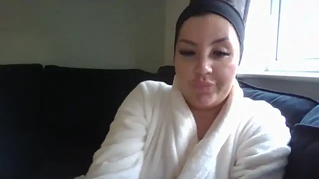 Snapshot of magical_mia chatting on January 22, 2025, 12:38 pm magical mia online show from January 22, 2025, 12:38 pm