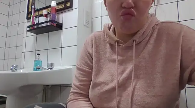 Snapshot of magical_mia chatting on January 29, 2025, 5:24 pm magical mia online show from January 29, 2025, 5:24 pm