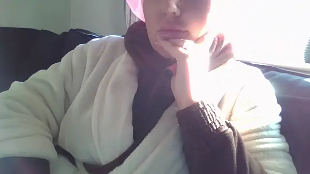 Snapshot of magical_mia chatting on February 6, 2025, 2:37 pm magical mia online show from February 6, 2025, 2:37 pm