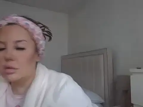 Snapshot of magical_mia chatting on February 24, 2025, 12:37 pm magical mia online show from February 24, 2025, 12:37 pm