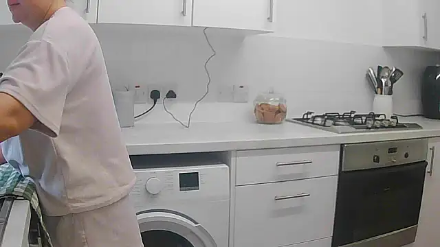 Snapshot of magical_mia chatting on November 4, 2025, 10:25 am magical mia online show from November 4, 2025, 10:25 am