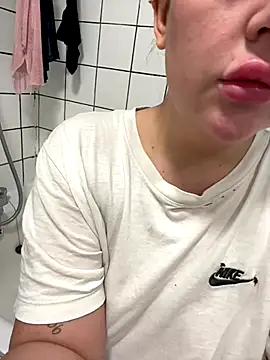 Snapshot of magical_mia chatting on November 7, 2025, 10:26 am magical mia online show from November 7, 2025, 10:26 am