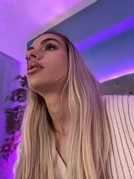 Snapshot of HaileyMadow chatting on November 23, 2025, 7:52 am HaileyMadow online show from November 23, 2025, 7:52 am