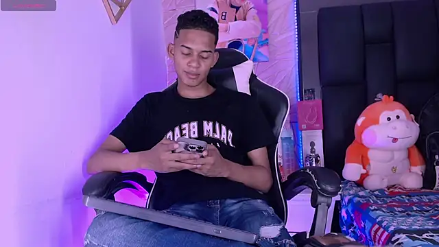 dilan alfonzo online show from May 5, 2026, 4:09 am