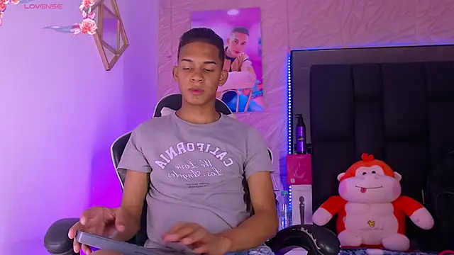 dilan alfonzo online show from May 8, 2026, 4:51 am