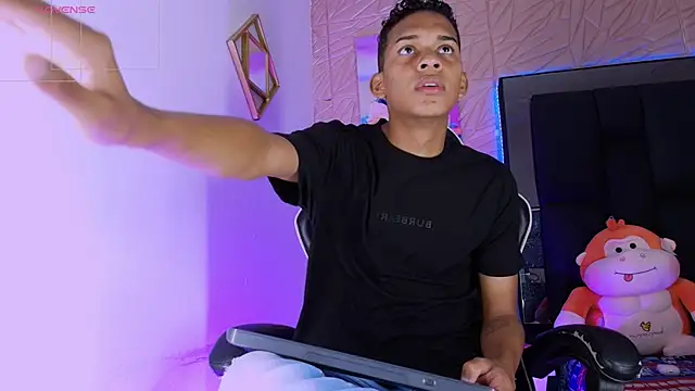 dilan alfonzo online show from May 15, 2026, 2:07 am