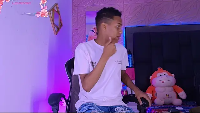 dilan alfonzo online show from June 11, 2026, 3:43 pm