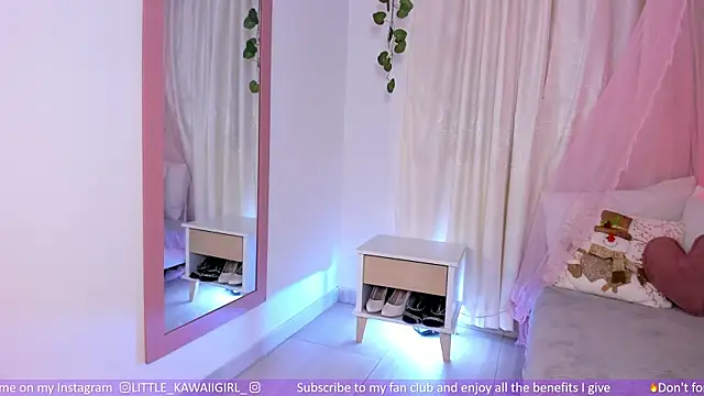 Snapshot of little_kawaiigirl_ chatting on December 4, 2024, 7:17 am little kawaiigirl online show from December 4, 2024, 7:17 am