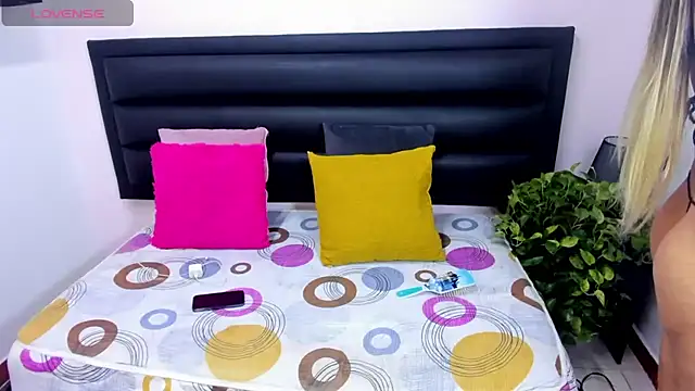 Snapshot of blonde_girl01 chatting on March 7, 2025, 10:54 pm blonde girl01 online show from March 7, 2025, 10:54 pm