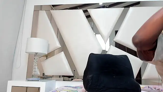 Snapshot of MonicaSchwartz chatting on March 17, 2025, 4:43 pm MonicaSchwartz online show from March 17, 2025, 4:43 pm