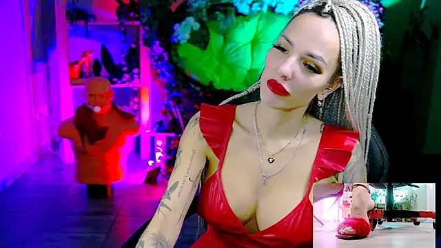 MonicaMaxwel online show from December 17, 2025, 11:16 am