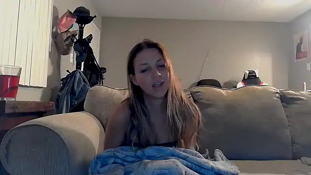 molly witha chance online show from September 15, 2025, 12:54 am