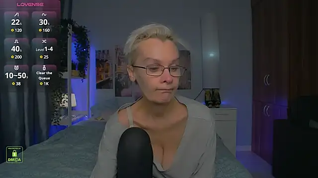 Snapshot of HelgaHimmell chatting on December 14, 2024, 5:14 pm HelgaHimmell online show from December 14, 2024, 5:14 pm