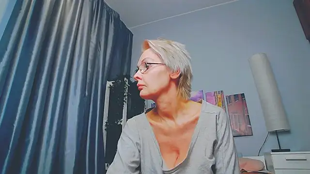 Snapshot of HelgaHimmell chatting on March 13, 2025, 2:49 am HelgaHimmell online show from March 13, 2025, 2:49 am