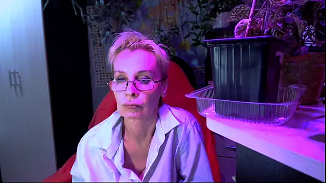 Snapshot of HelgaHimmell chatting on July 19, 2026, 9:51 pm HelgaHimmell online show from July 19, 2026, 9:51 pm
