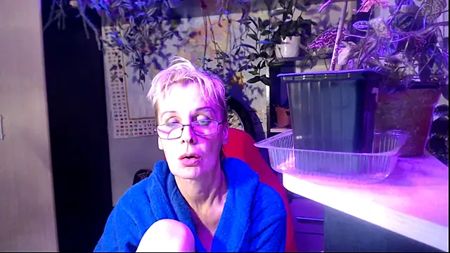 Snapshot of HelgaHimmell chatting on July 25, 2026, 8:50 pm HelgaHimmell online show from July 25, 2026, 8:50 pm
