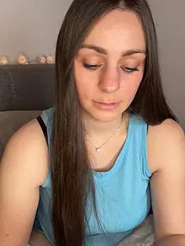 Snapshot of Loella-Rose chatting on February 9, 2025, 11:25 am Loella-Rose online show from February 9, 2025, 11:25 am