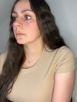 Snapshot of Loella-Rose chatting on May 2, 2026, 6:13 pm Loella-Rose online show from May 2, 2026, 6:13 pm