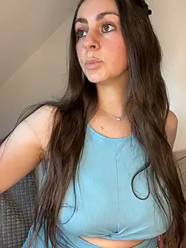 Loella-Rose online show from July 10, 2026, 8:07 am