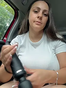 Loella-Rose online show from July 18, 2026, 1:48 pm
