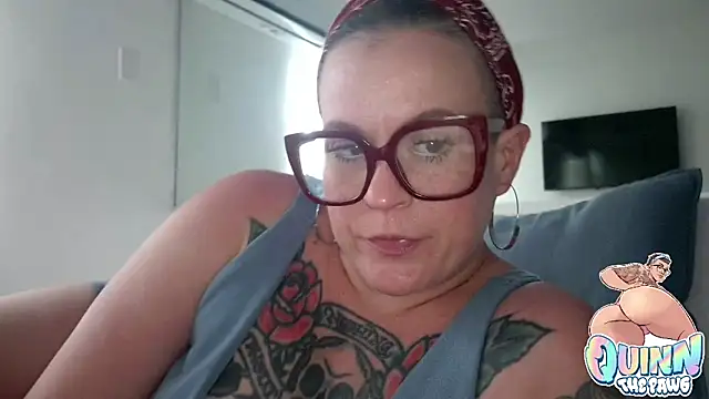 quinnmariexo online show from December 4, 2025, 8:17 pm