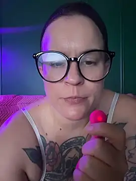 quinnmariexo online show from June 11, 2026, 2:33 am