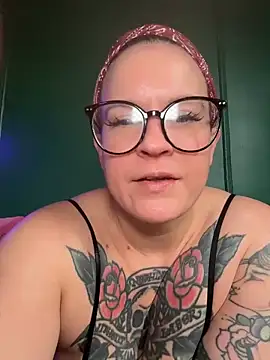 quinnmariexo online show from June 19, 2026, 3:38 pm