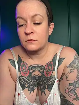 quinnmariexo online show from June 22, 2026, 4:59 pm