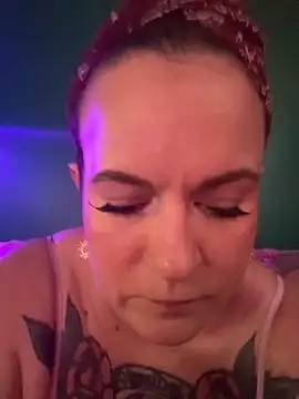 quinnmariexo online show from June 30, 2026, 7:37 pm